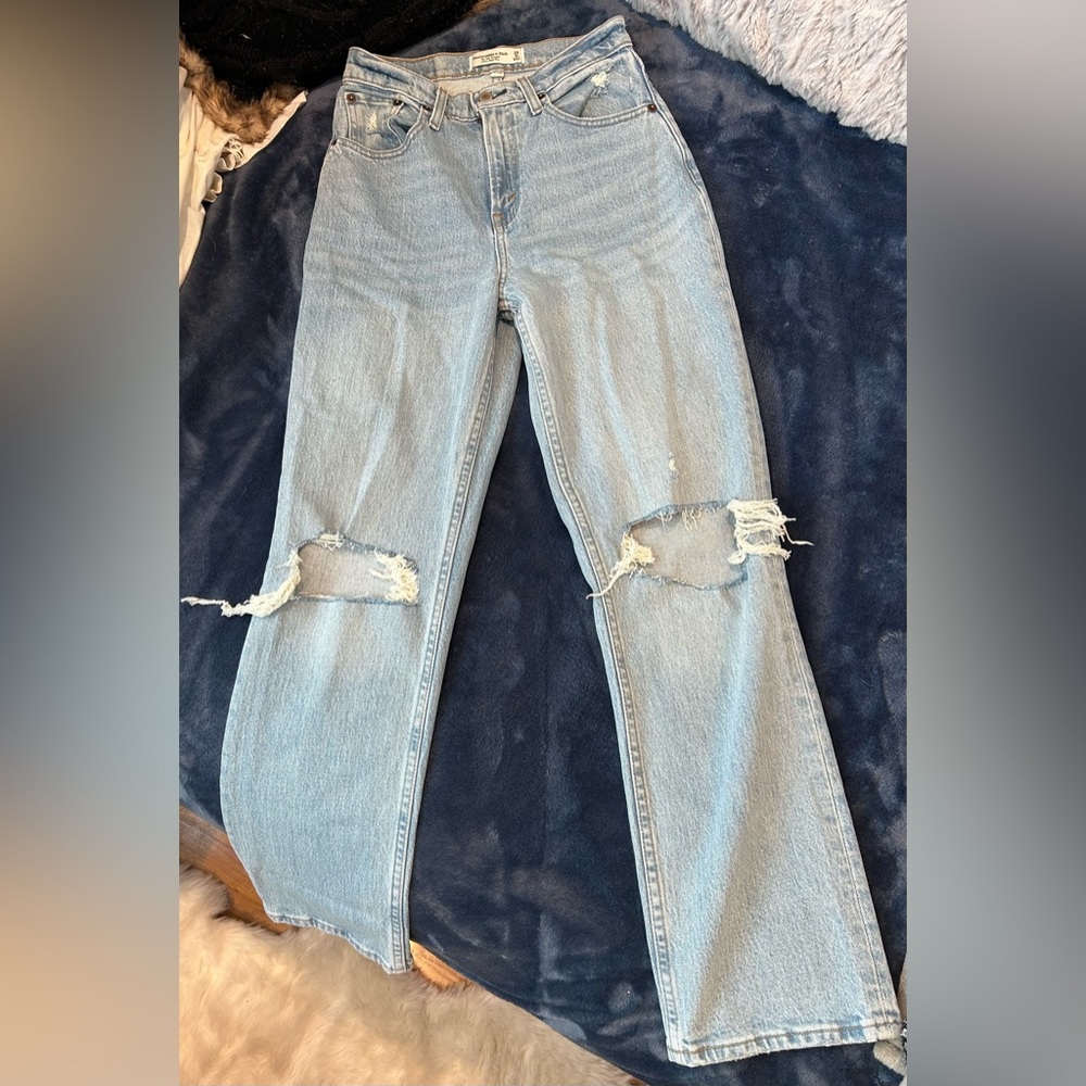 Abercrombie 90s Straight Ultra High-Rise Curve Love Jeans, size 25 Short